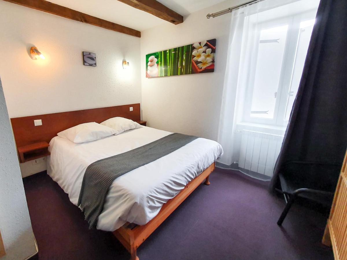 Hotel Les Tilleuls De Pareloup A Salles-Curan Dış mekan fotoğraf
