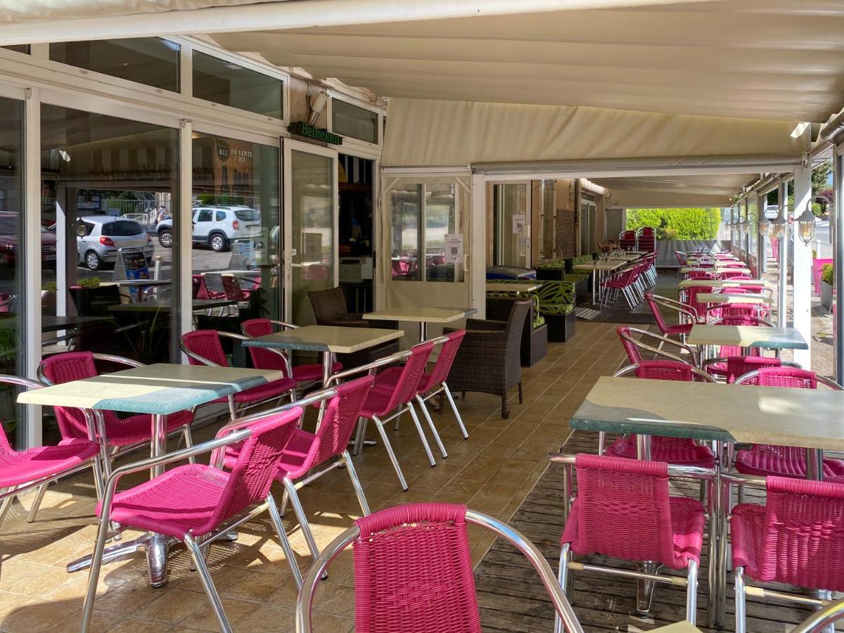 Hotel Les Tilleuls De Pareloup A Salles-Curan Dış mekan fotoğraf