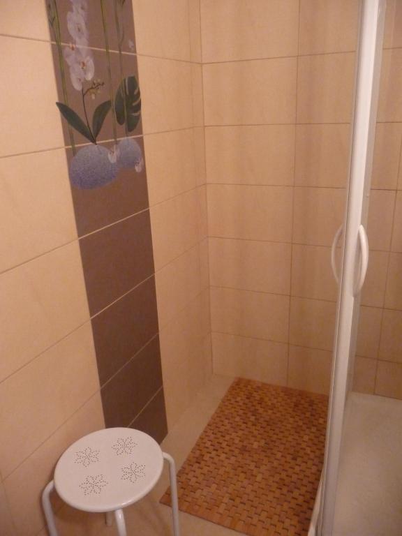 Hotel Les Tilleuls De Pareloup A Salles-Curan Oda fotoğraf