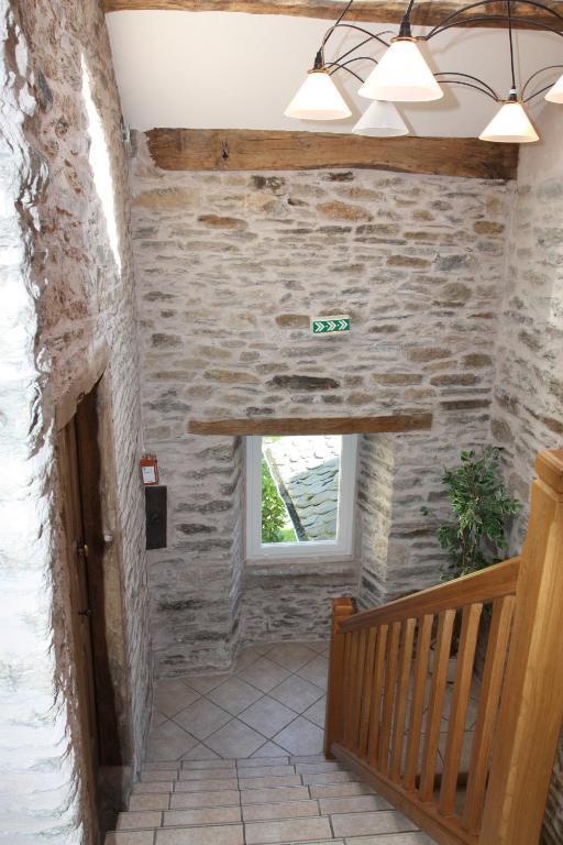Hotel Les Tilleuls De Pareloup A Salles-Curan Dış mekan fotoğraf