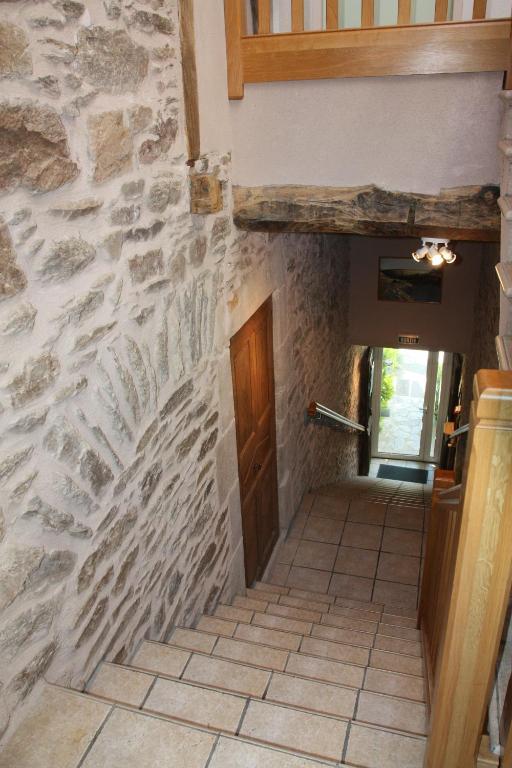 Hotel Les Tilleuls De Pareloup A Salles-Curan Dış mekan fotoğraf