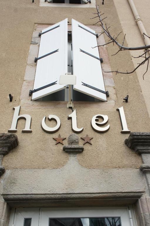 Hotel Les Tilleuls De Pareloup A Salles-Curan Dış mekan fotoğraf